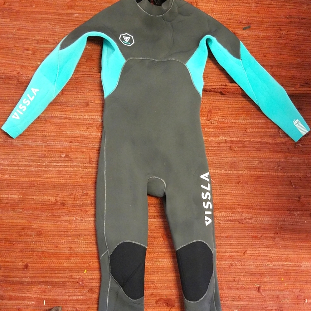 VISSLA WETSUIT SIZE Y14 4:3MM